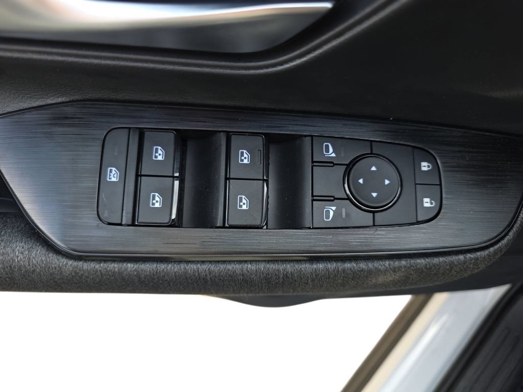 New 2026 Nissan Kicks SV w/ SV Premium Package FWD image 27
