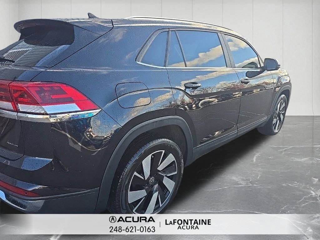 Used 2024 Volkswagen Atlas Cross Sport SE w/ Panoramic Sunroof Package image 5