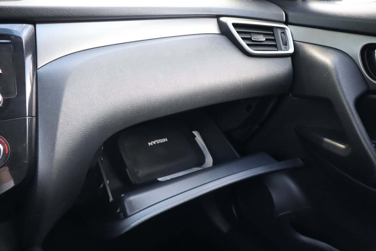 Used 2015 Nissan Rogue S AWD/4WD image 37