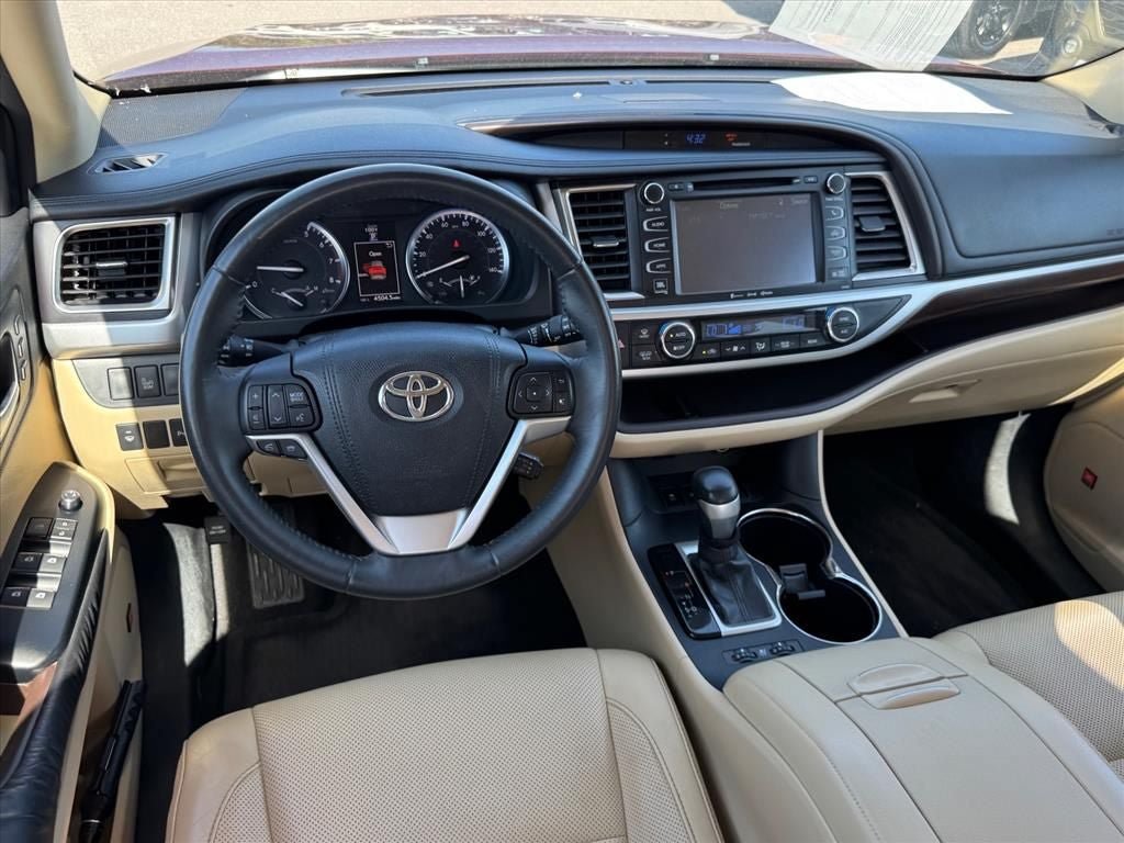 Used 2016 Toyota Highlander Limited AWD/4WD image 11