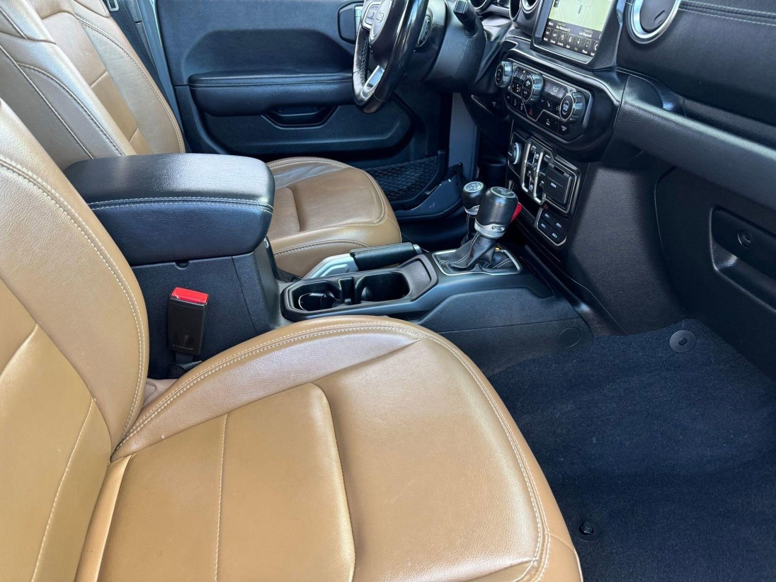 Used 2022 Jeep Wrangler Unlimited Sahara w/ Dual Top Group AWD/4WD image 11