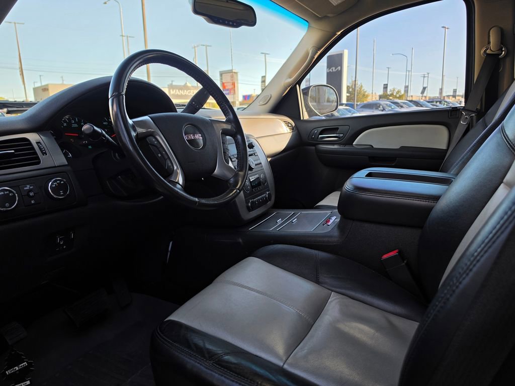 Used 2009 GMC Sierra 1500 SLT w/ All-Terrain Package AWD/4WD image 9