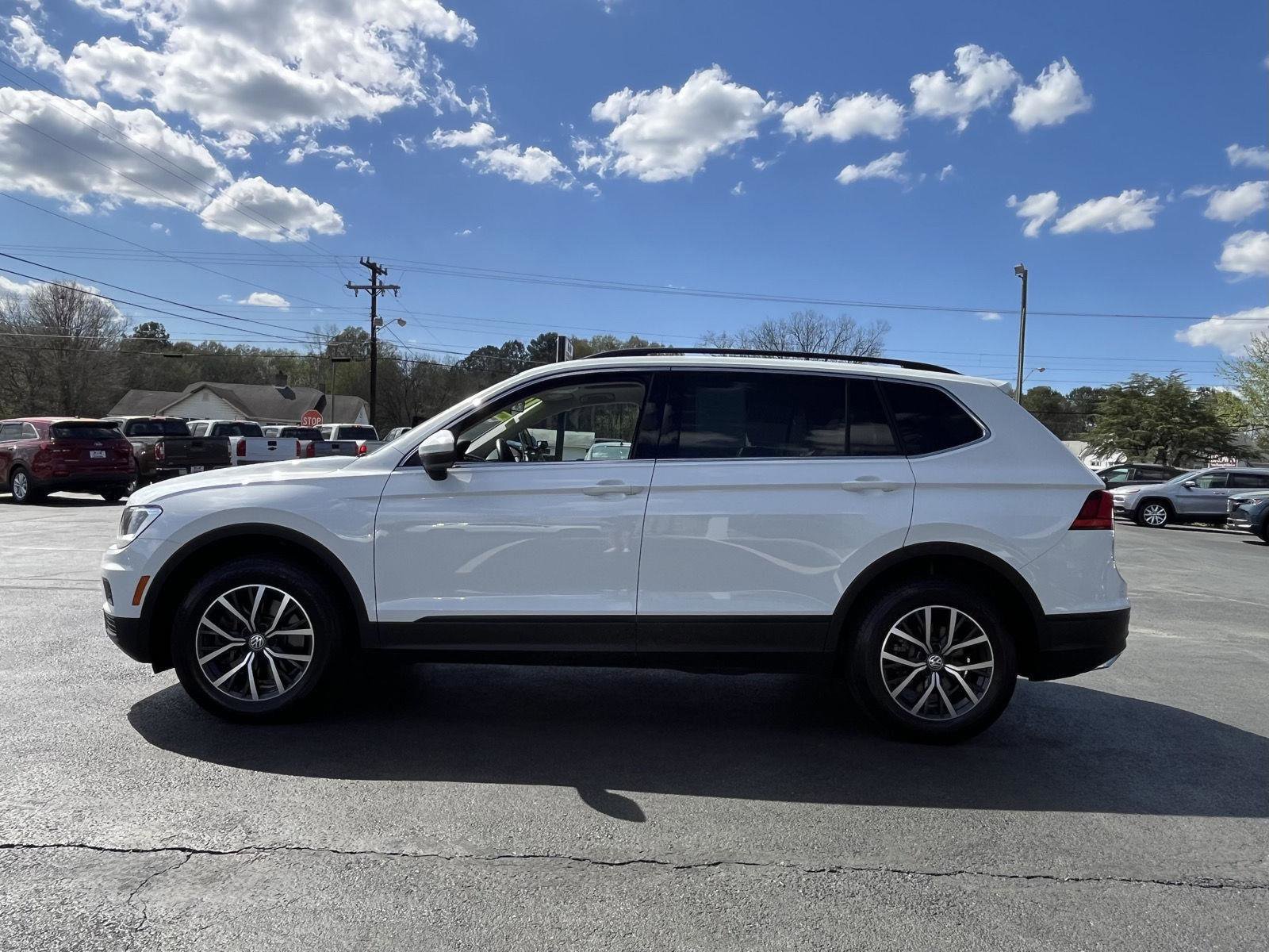 Used 2019 Volkswagen Tiguan SE w/ Panoramic Sunroof Package image 23