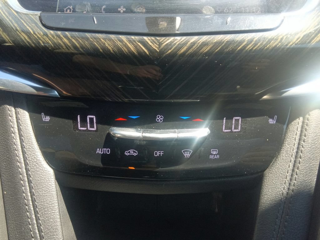 Used 2020 Cadillac XT6 Premium Luxury FWD image 28