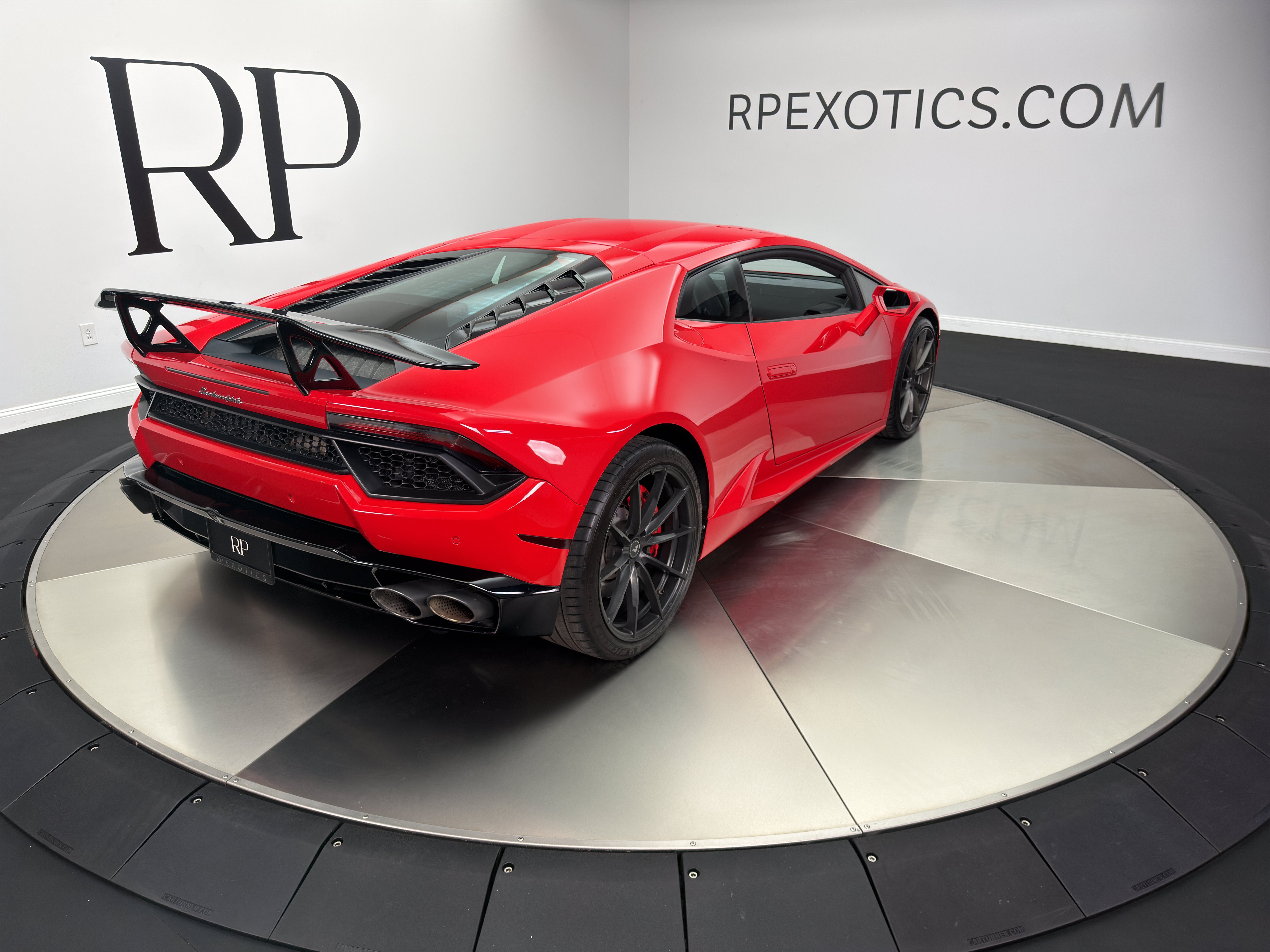 Used 2016 Lamborghini Huracan LP 580-2 RWD image 9