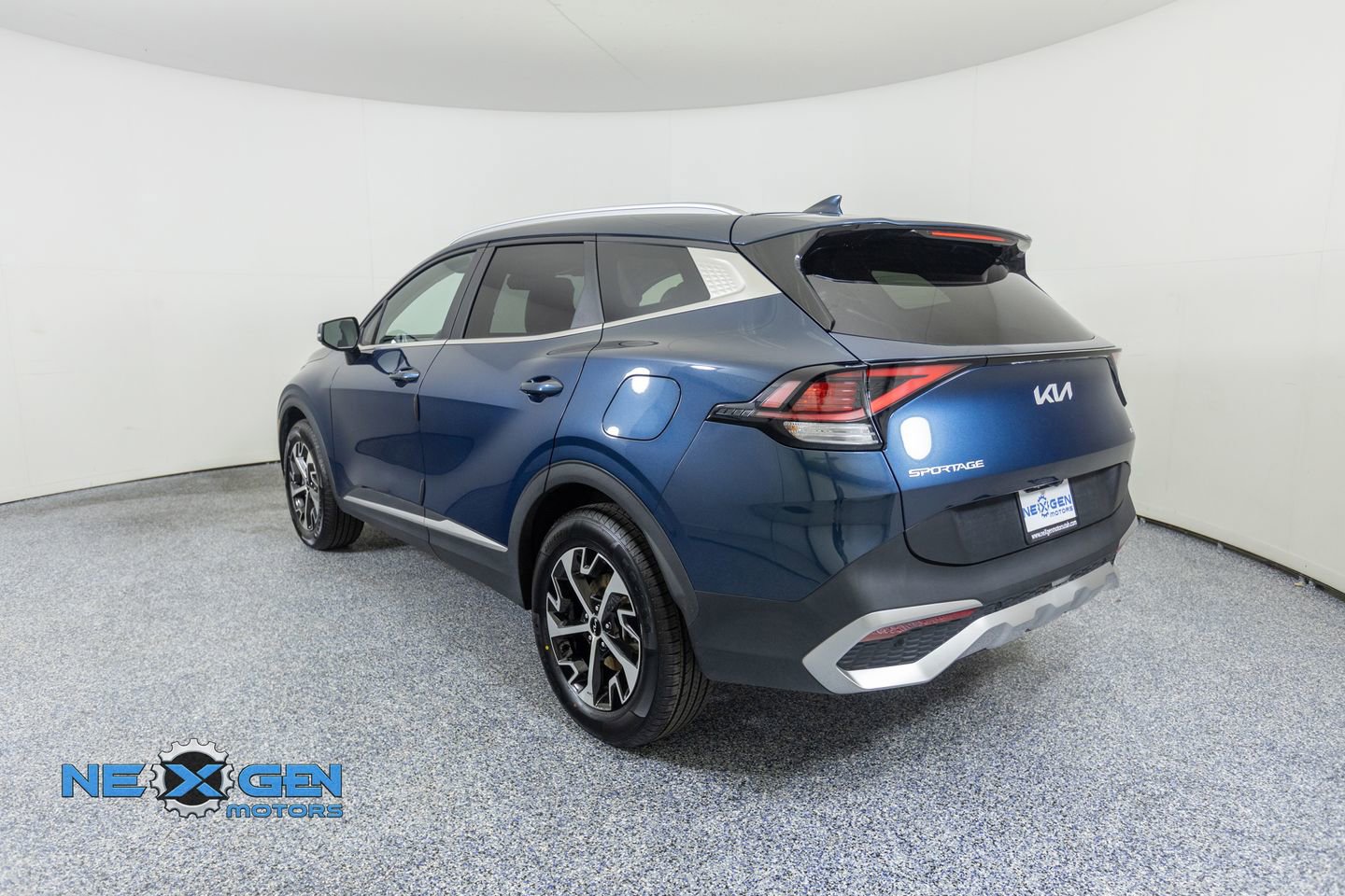 Used 2023 Kia Sportage EX image 5