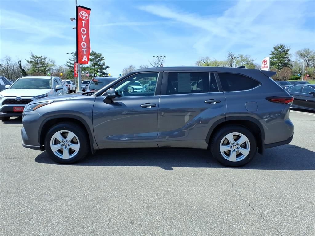 Certified 2024 Toyota Highlander LE image 8