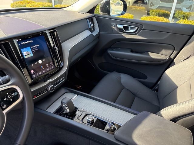 Used 2025 Volvo XC60 B5 Plus AWD/4WD image 18