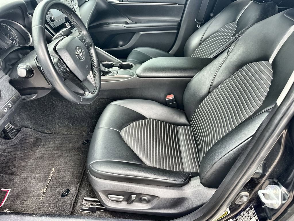 Used 2021 Toyota Camry SE w/ Convenience Package FWD image 10