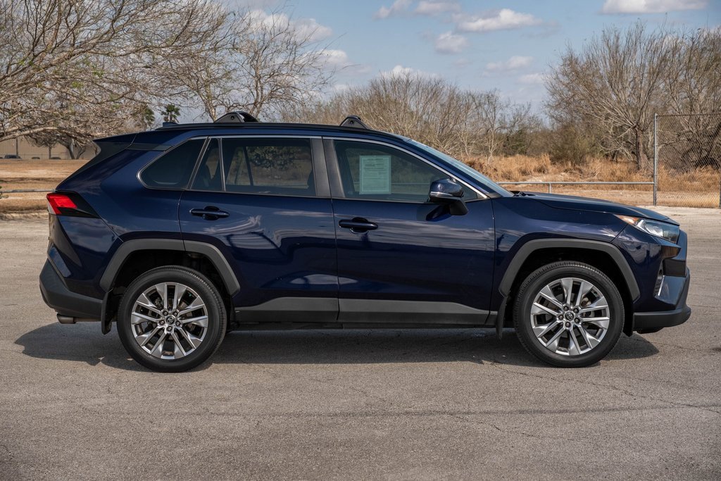 Used 2021 Toyota RAV4 XLE Premium image 8