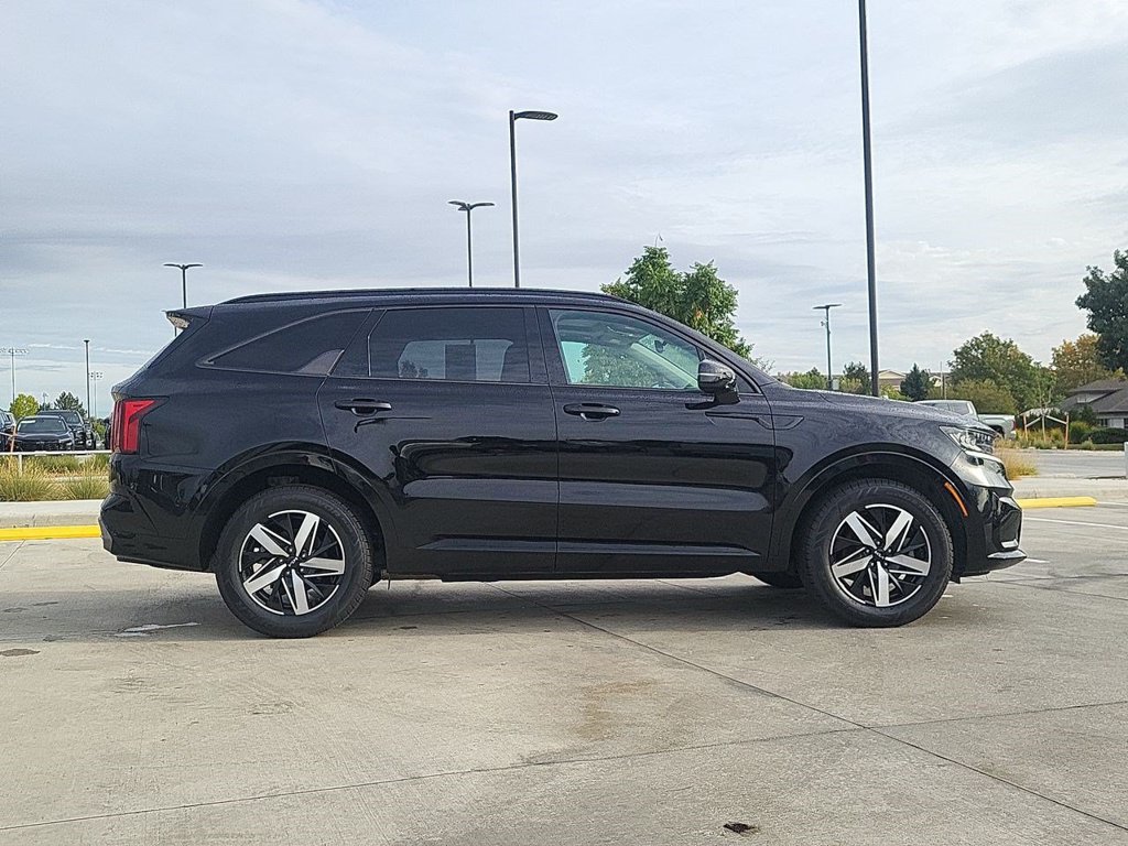 Used 2023 Kia Sorento S w/ Panoramic Sunroof Package FWD image 9