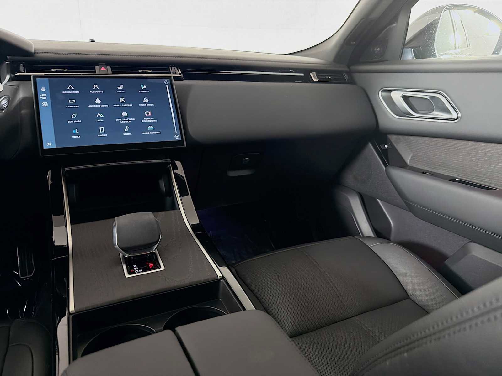 Used 2026 Land Rover Range Rover Velar Dynamic SE AWD/4WD image 24