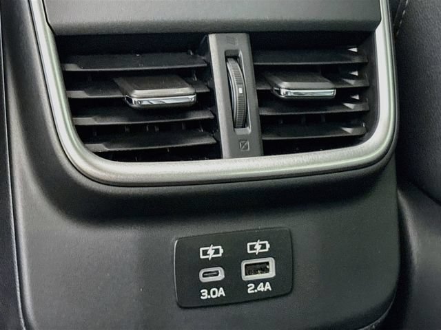 Certified 2025 Subaru Outback Onyx Edition AWD/4WD image 28