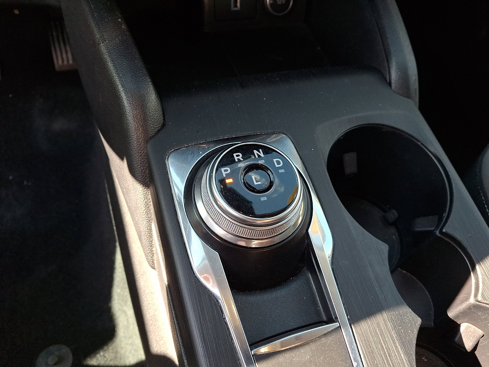 Used 2020 Ford Escape SE Sport image 15