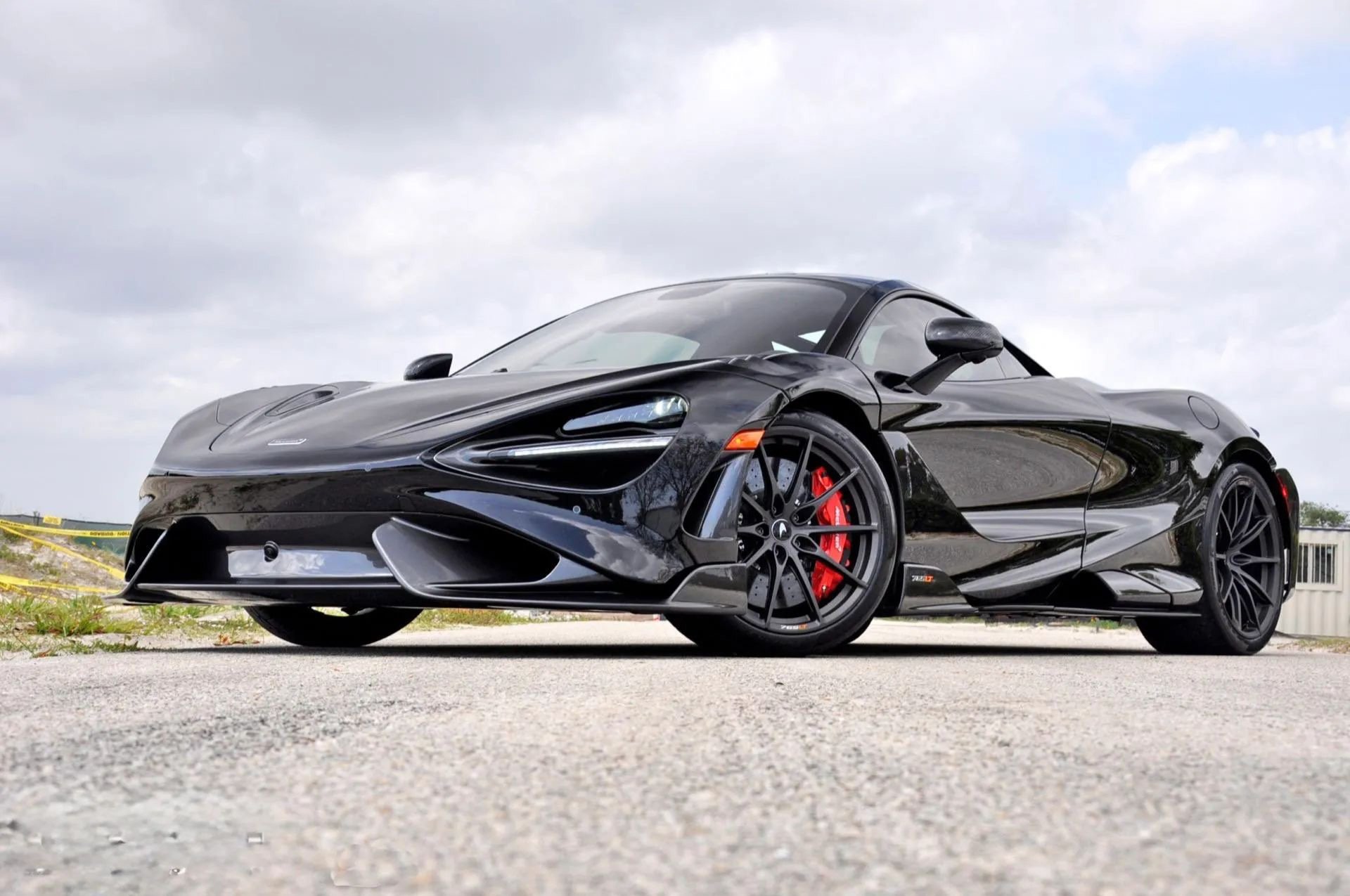 Used 2021 McLaren 765LT RWD image 2