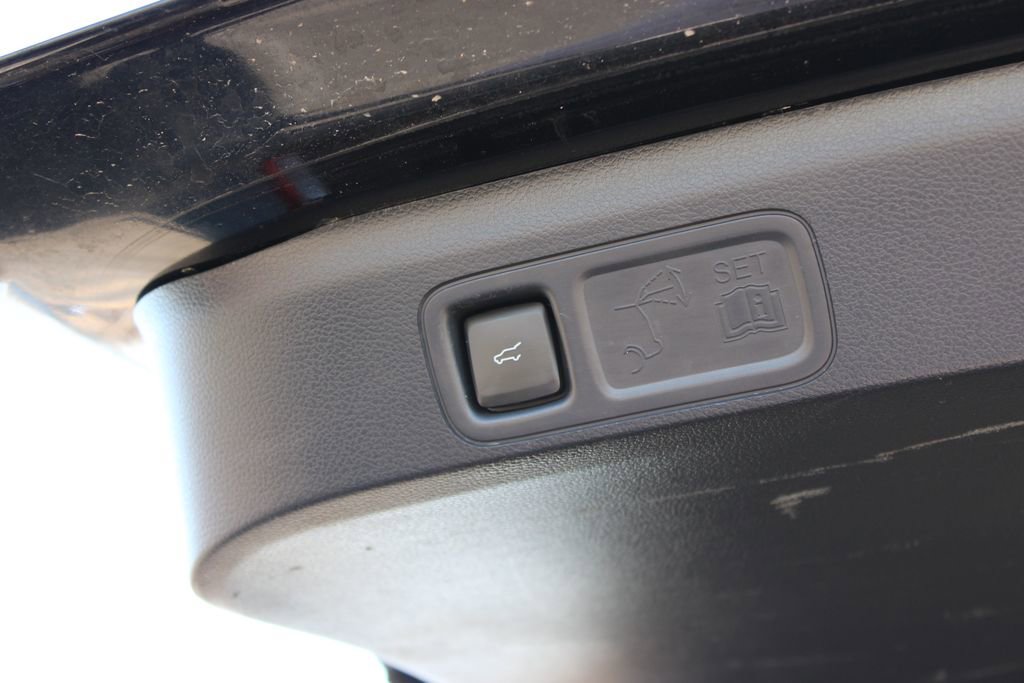 Used 2024 Ford Expedition Max Limited image 16