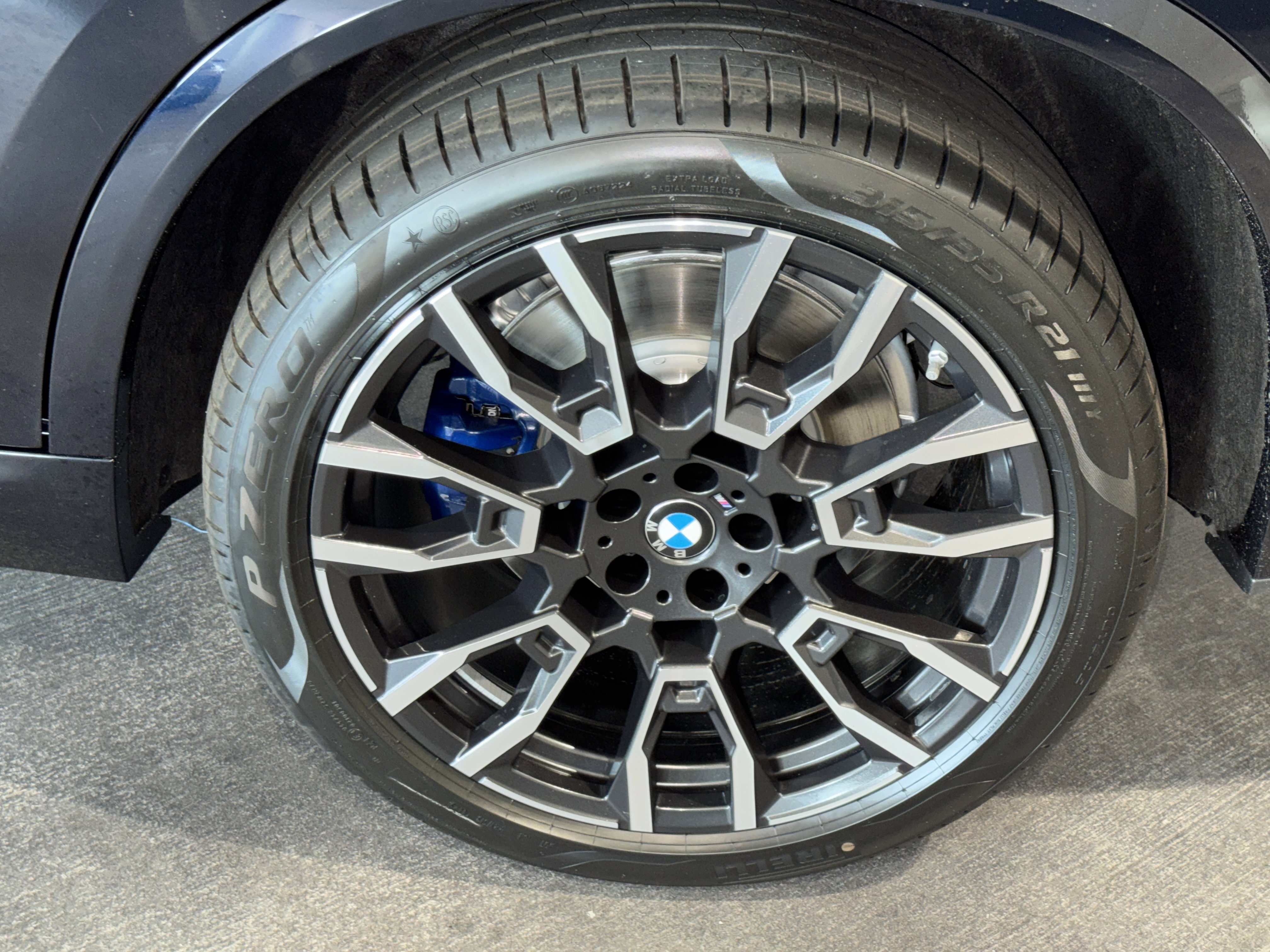 New 2026 BMW X5 xDrive50e w/ M Sport Package image 25