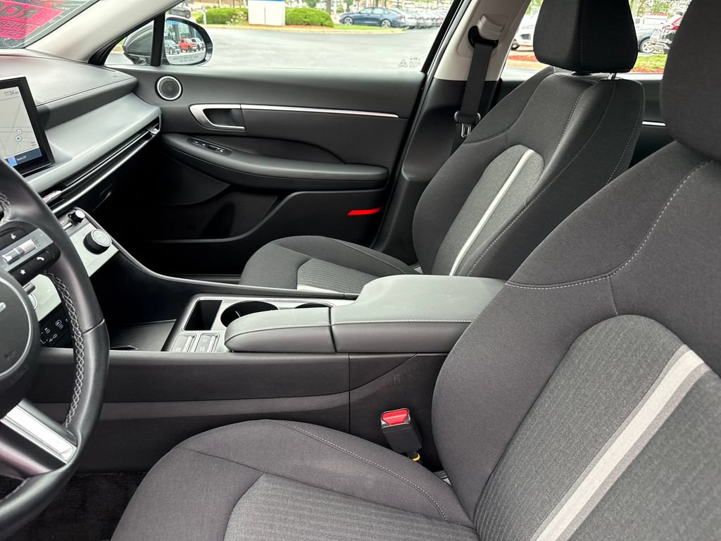 Certified 2025 Hyundai Sonata SEL FWD image 13