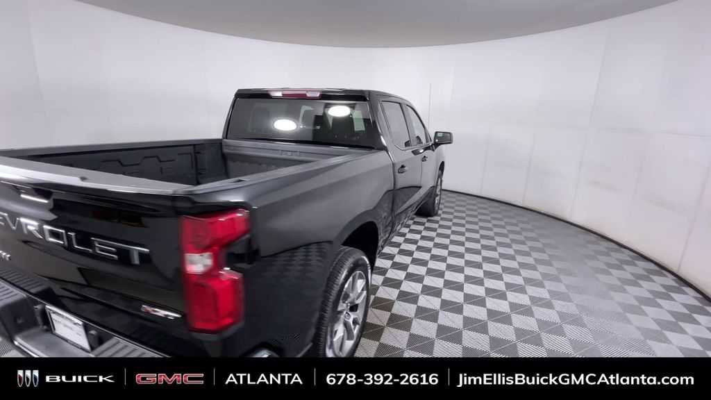 Used 2021 Chevrolet Silverado 1500 RST w/ LPO, Blackout Package image 9