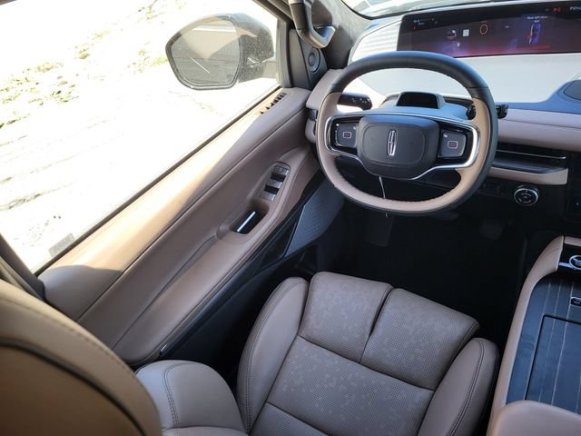 New 2026 Lincoln Navigator Black Label AWD/4WD image 10