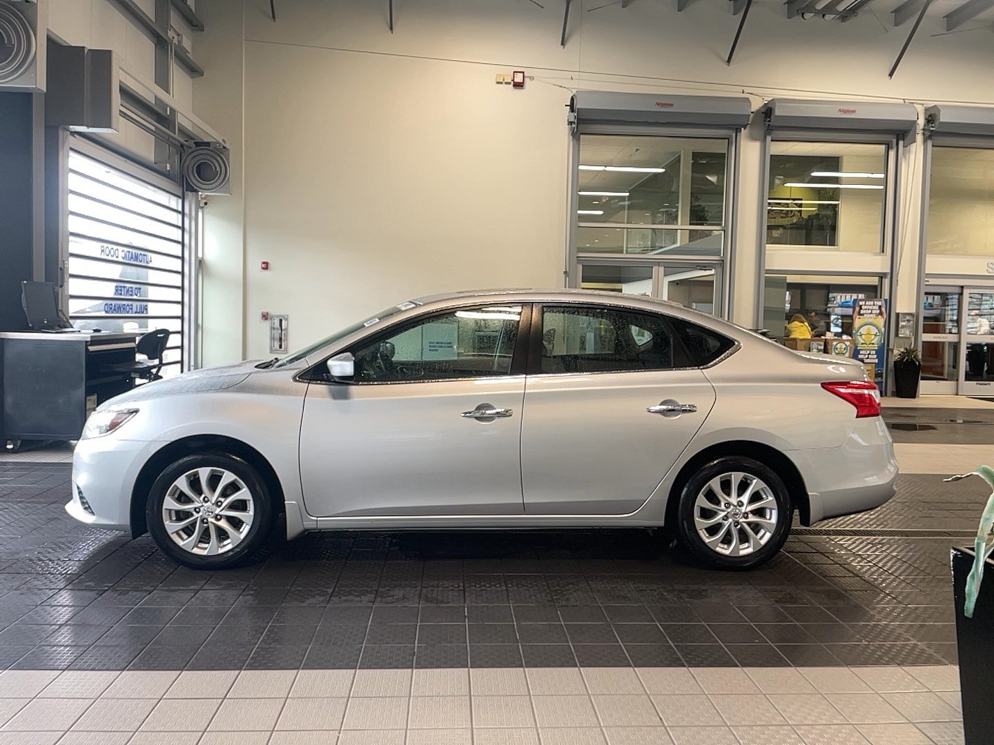 Used 2017 Nissan Sentra SV w/ Style Package FWD image 2