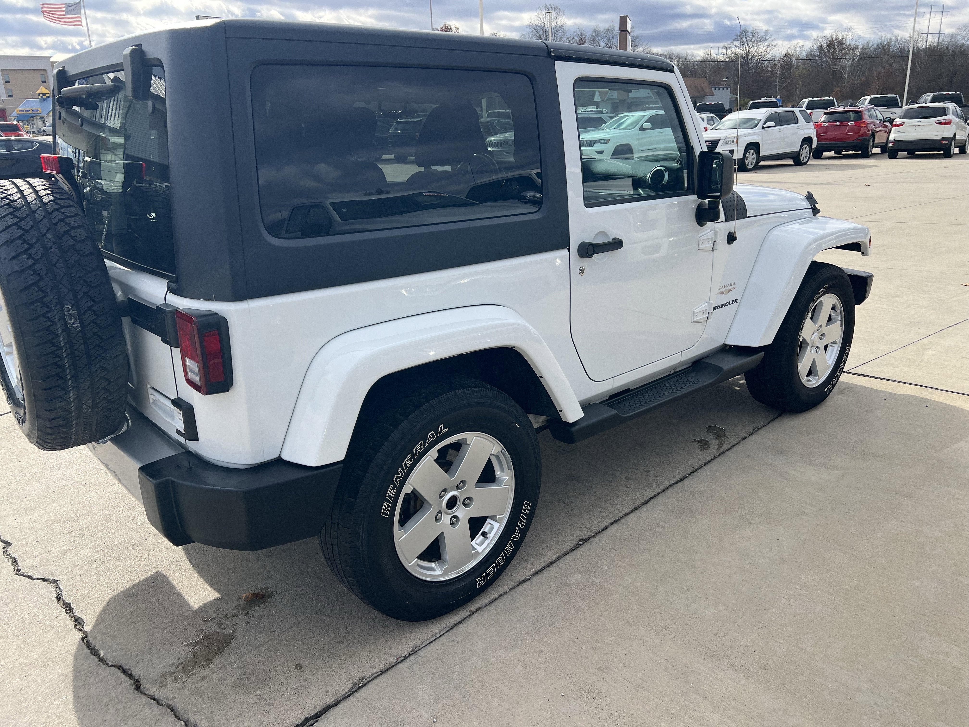 Used 2012 Jeep Wrangler Sahara image 17