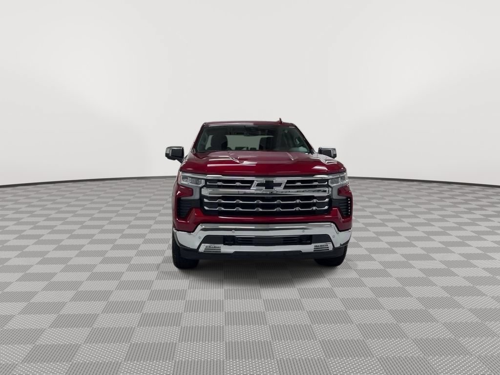 Used 2023 Chevrolet Silverado 1500 LTZ AWD/4WD image 3