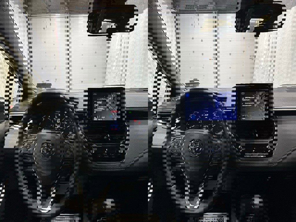 Used 2025 Toyota Corolla SE image 17