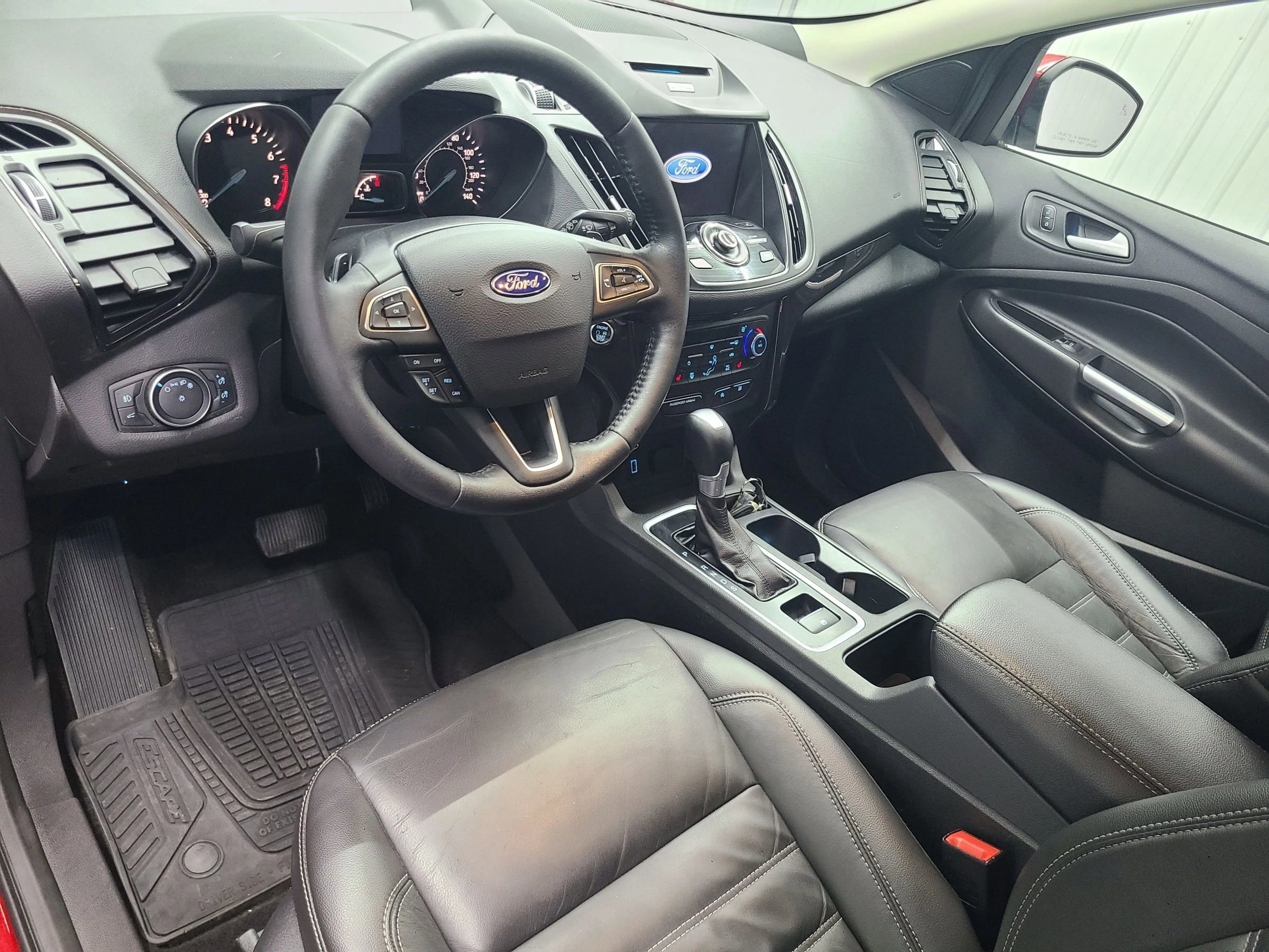 Used 2017 Ford Escape Titanium AWD/4WD image 23