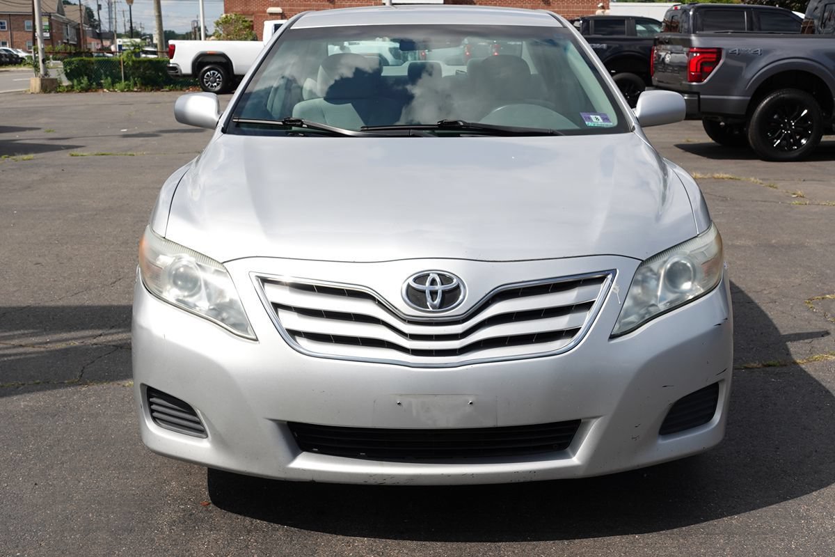 Used 2011 Toyota Camry LE FWD image 5