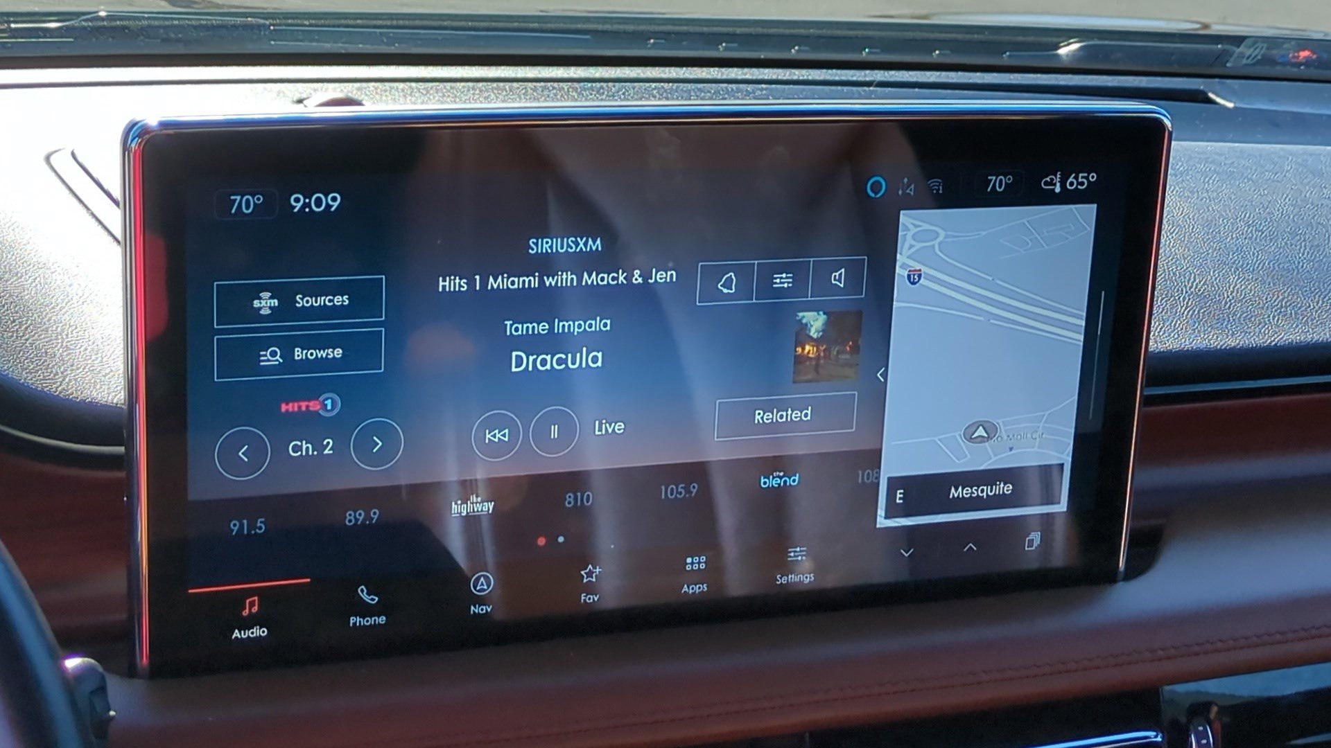 Used 2022 Lincoln Nautilus Reserve image 22