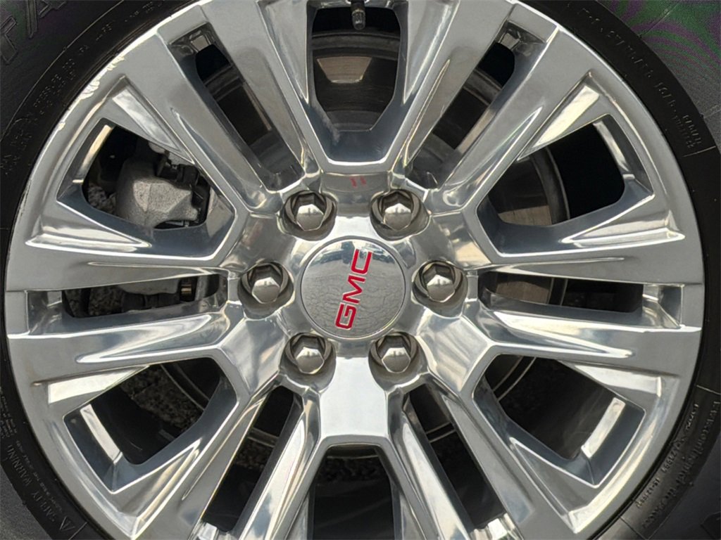 Used 2025 GMC Yukon Denali w/ Denali Reserve Package image 6