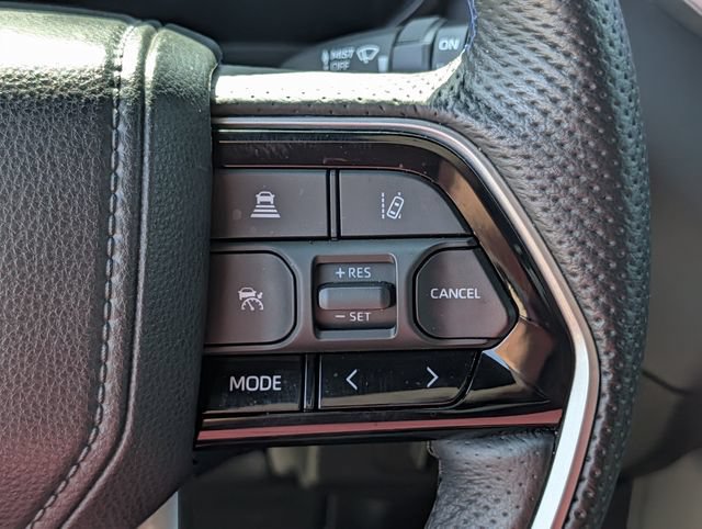 Used 2023 Toyota Sequoia Platinum AWD/4WD image 18