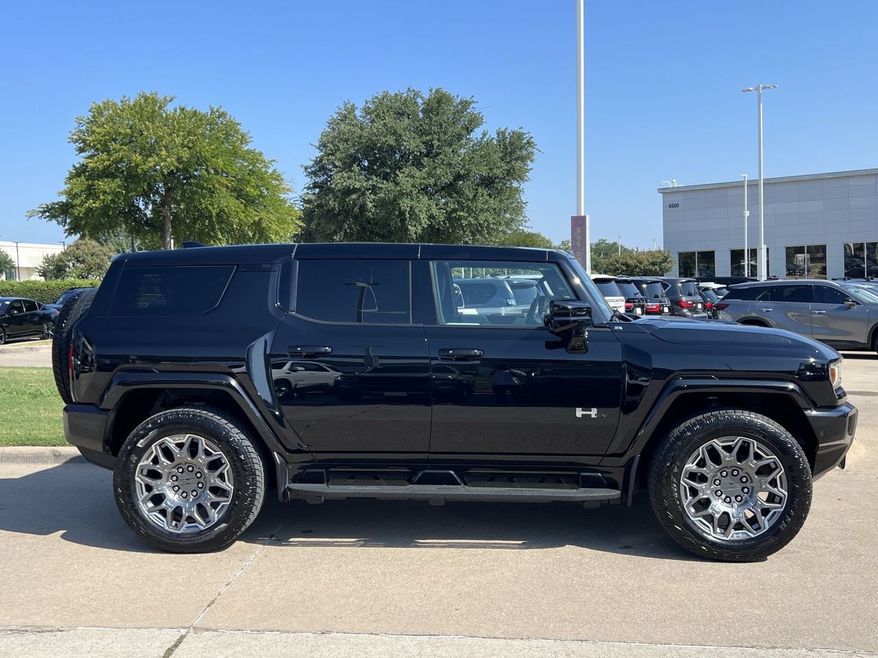 Used 2025 GMC Hummer EV 3X AWD/4WD image 3