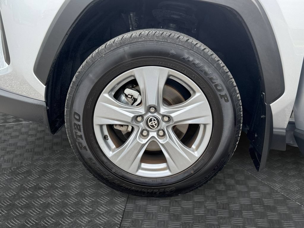 Used 2025 Toyota RAV4 XLE w/ Convenience Package FWD image 17