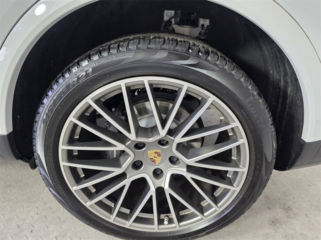 Used 2022 Porsche Cayenne image 17