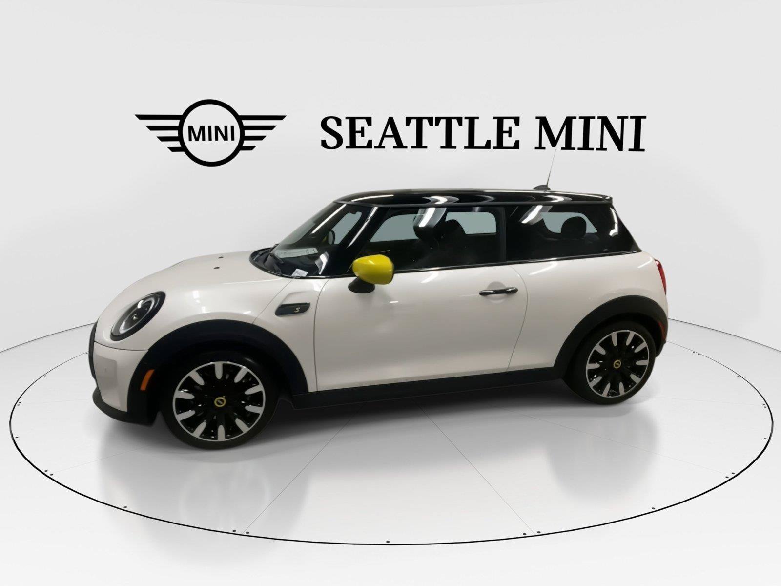 Used 2024 MINI Cooper SE FWD image 6