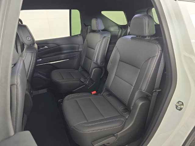 Used 2026 Chevrolet Traverse LT w/ Midnight/Sport Edition AWD/4WD image 24