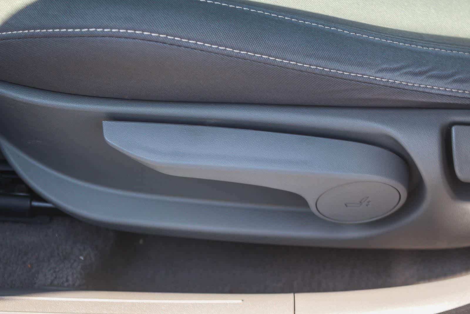 Certified 2024 Hyundai Elantra SEL w/ Convenience Package image 27