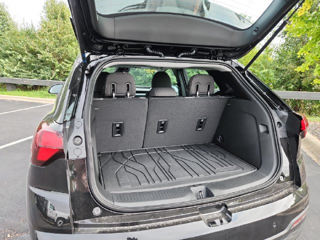 New 2027 Chevrolet Bolt LT w/ Comfort Package FWD image 18