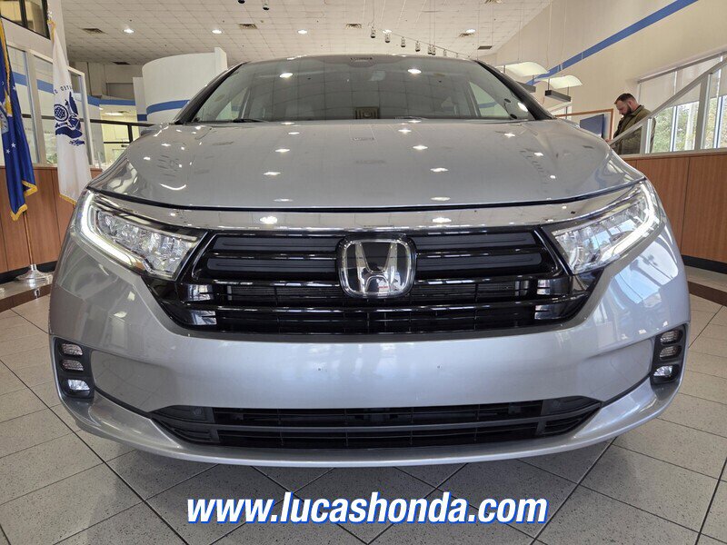 Used 2024 Honda Odyssey EX-L image 2