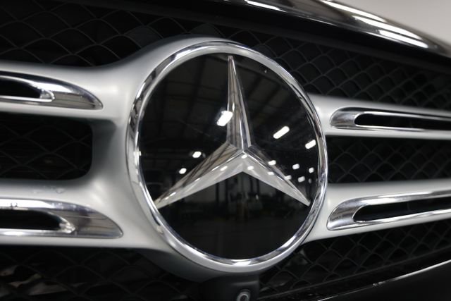 Used 2018 Mercedes-Benz GLC 300 4MATIC image 6
