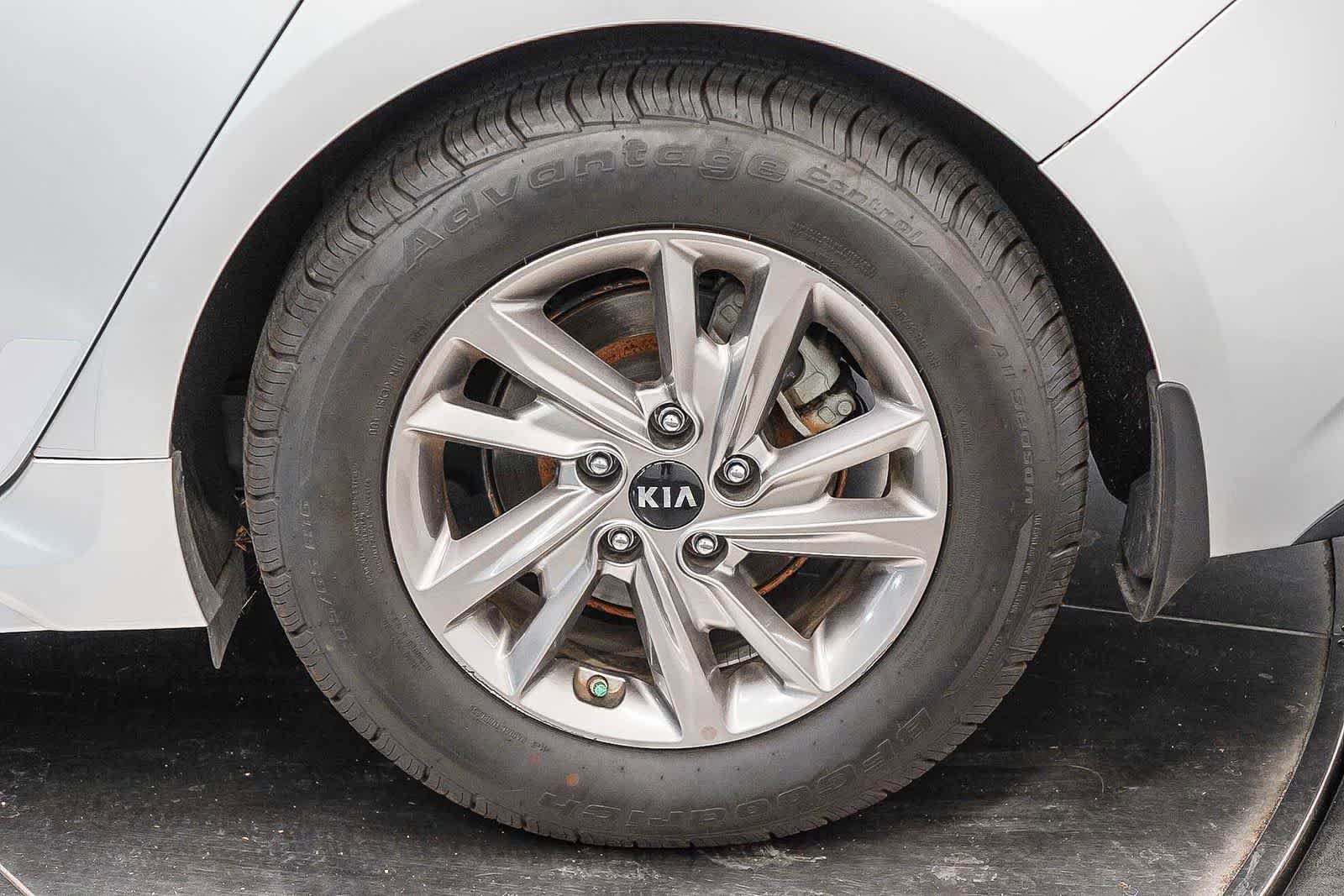 Used 2019 Kia Optima LX image 10