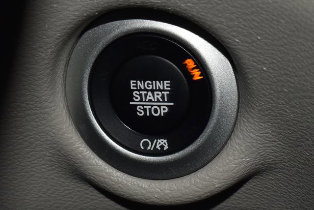 Certified 2022 Chrysler Pacifica Touring-L image 24