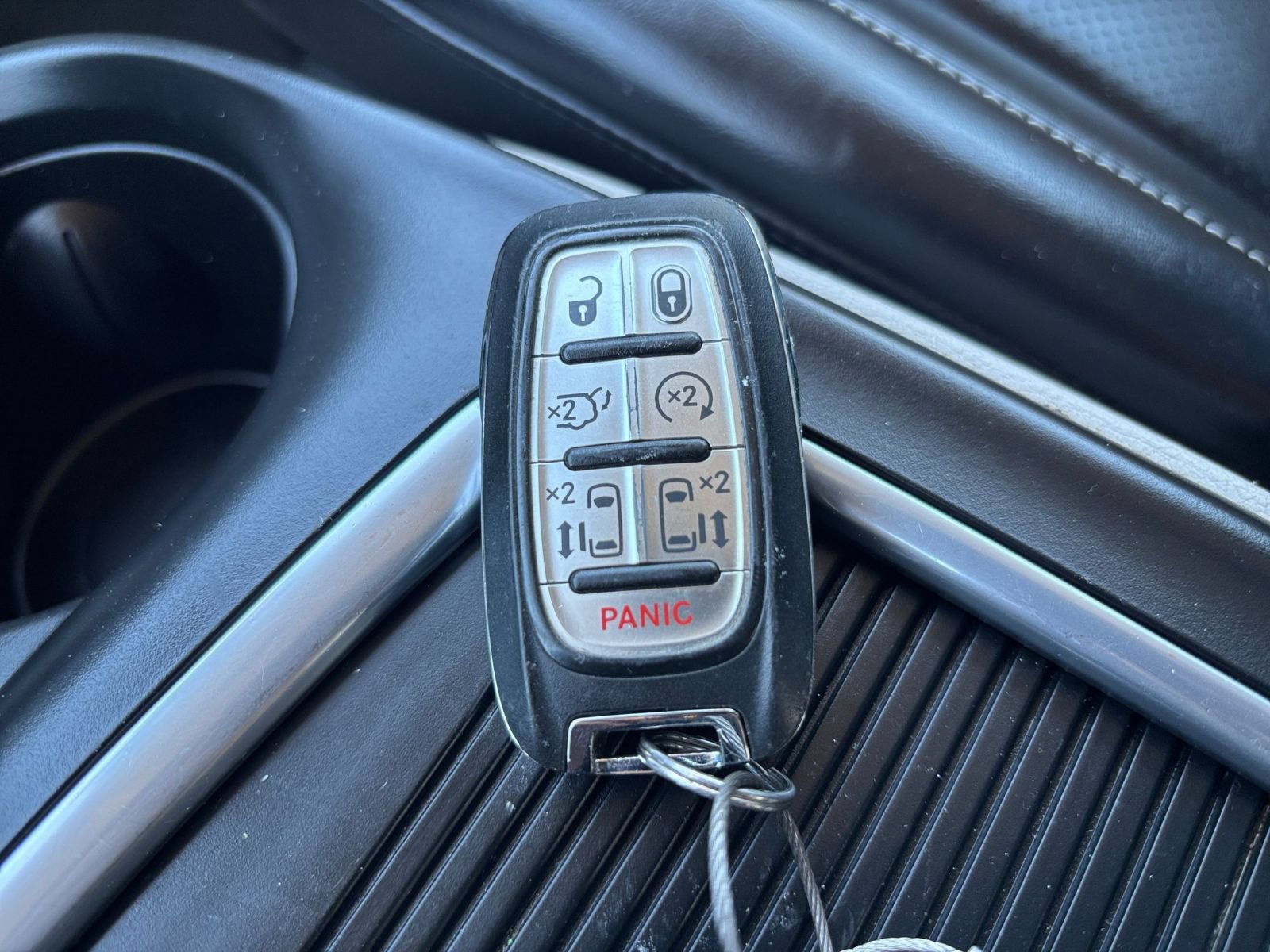 Used 2023 Chrysler Pacifica Touring-L FWD image 26