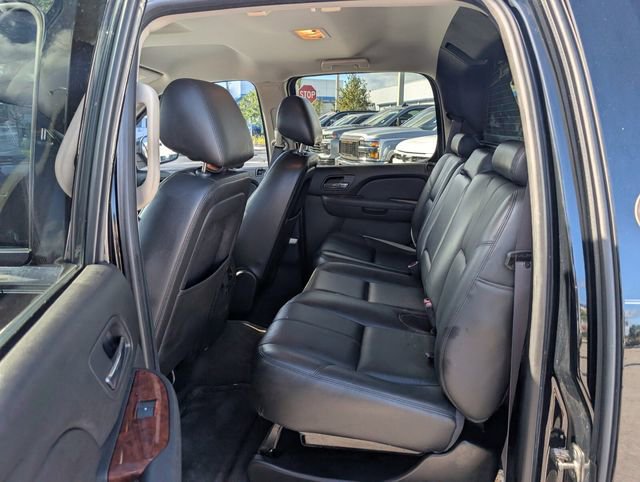 Used 2013 Chevrolet Avalanche LT image 6