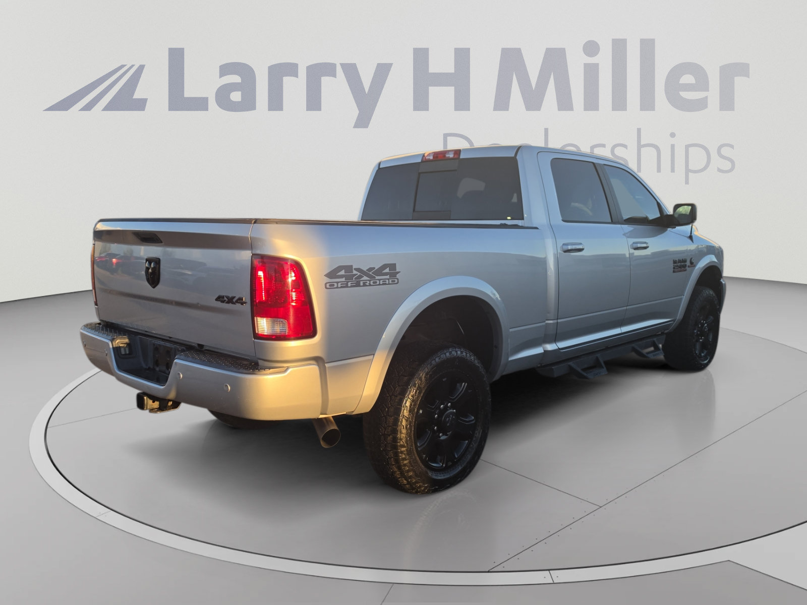 Used 2017 RAM 2500 Big Horn w/ Sport Appearance Group AWD/4WD image 5