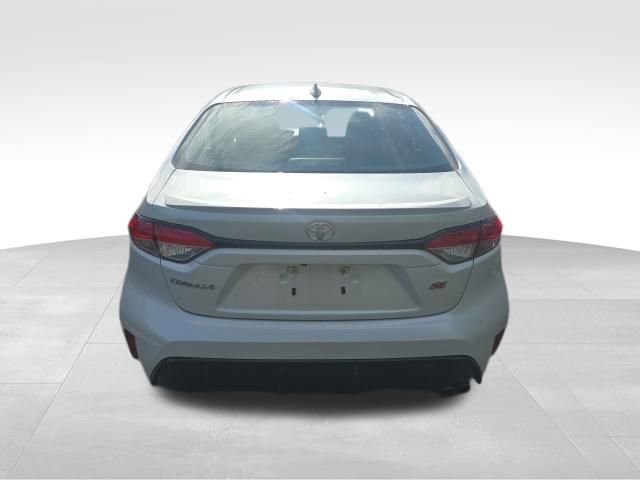 Used 2025 Toyota Corolla SE FWD image 4