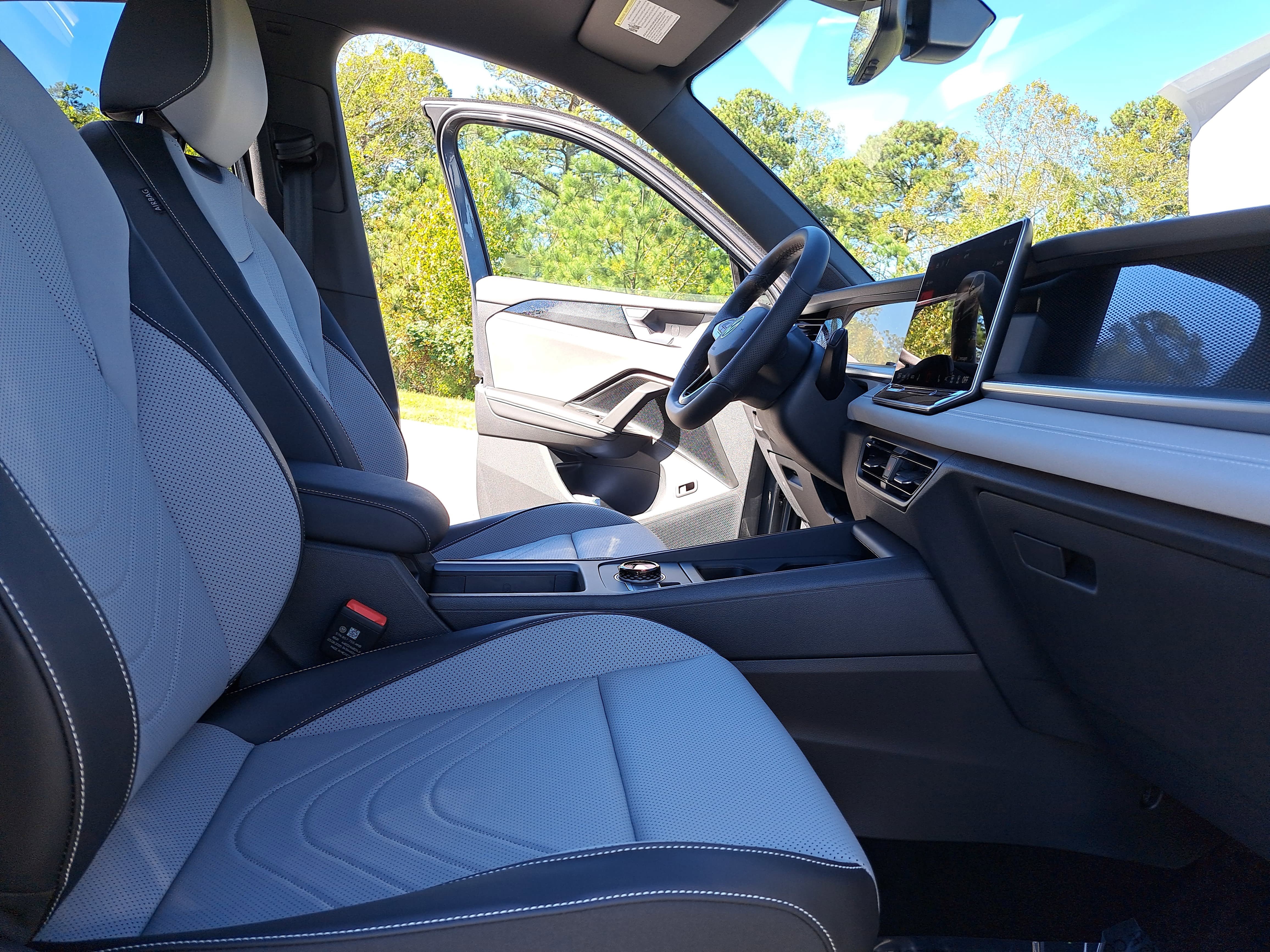 New 2026 Volkswagen Tiguan SE R-Line AWD/4WD image 10