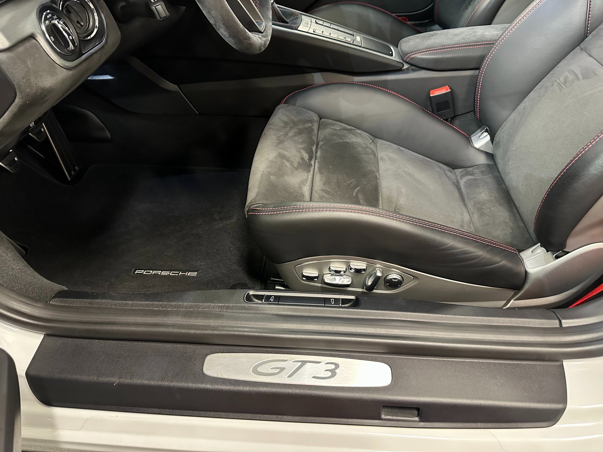 Used 2018 Porsche 911 GT3 image 63